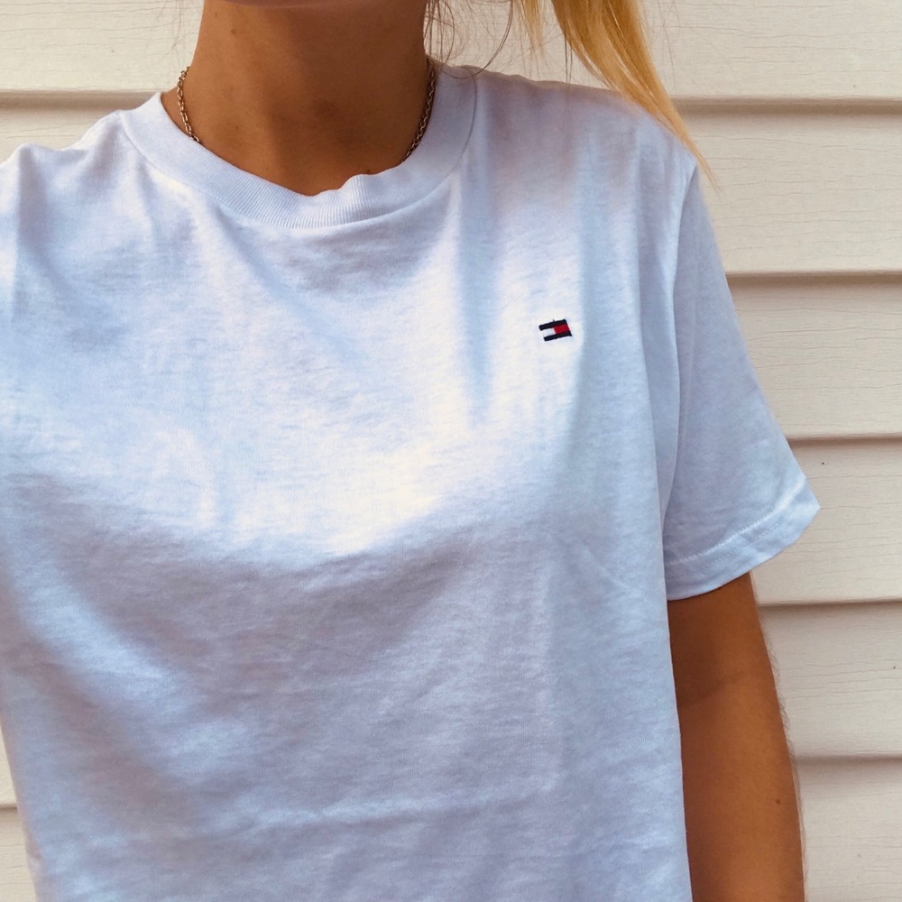 Tommy Hilfiger Tee - Picture 1 of 7